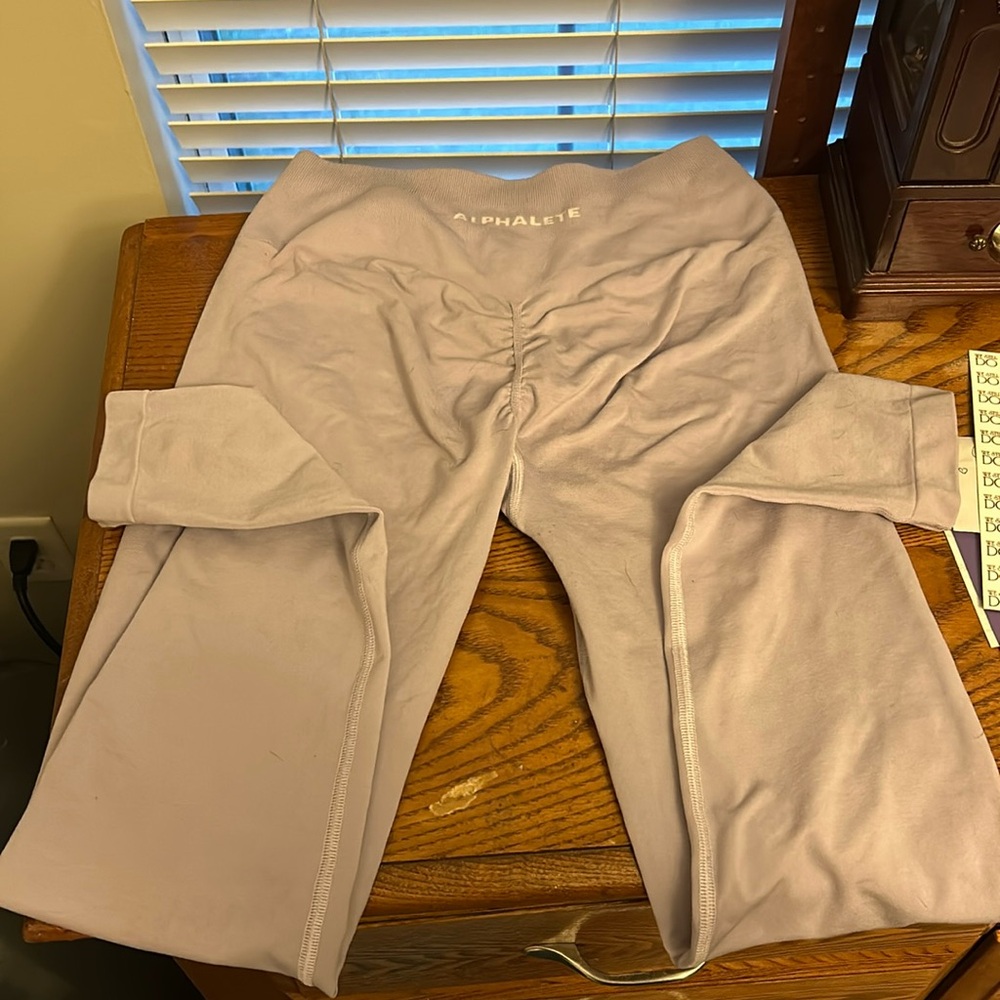 Light purple Alphalete leggings